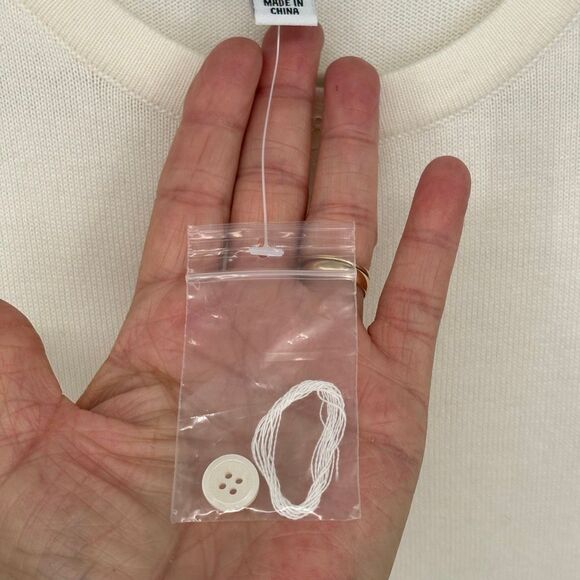 Isaac Mizrahi Live Cream Button Front Cardigan Sweater with Pockets Small NOWT - Picture 8 of 8